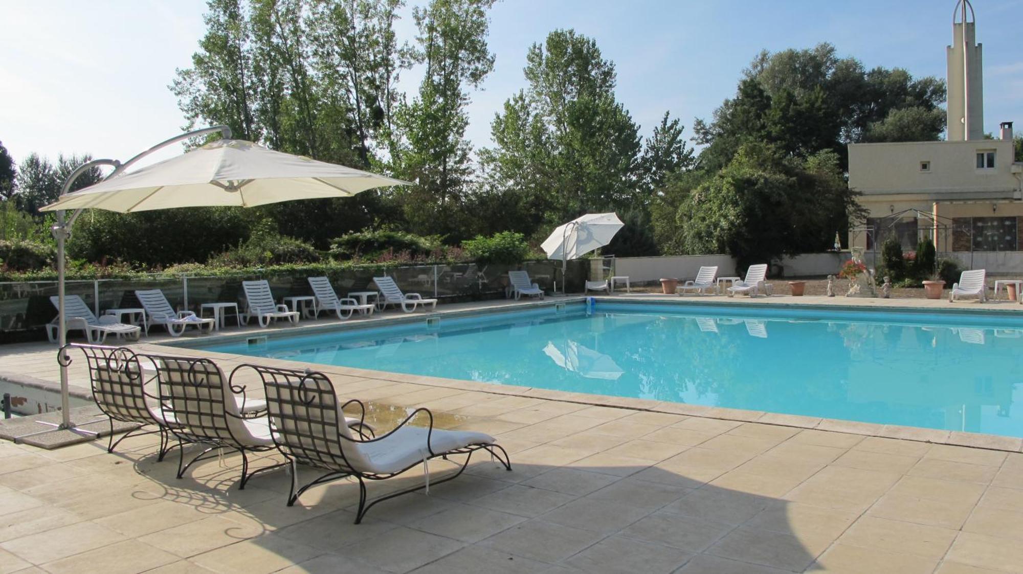 Hotel Acostel Meaux Exterior photo